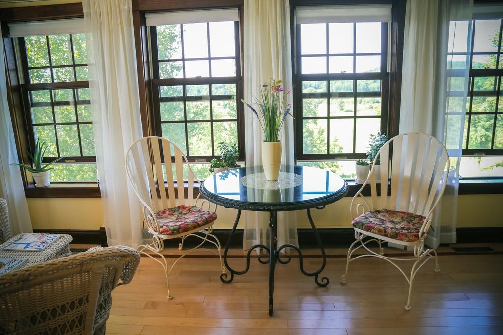 The Meier Inn, A Country Bed & Breakfast Boyceville Exterior photo